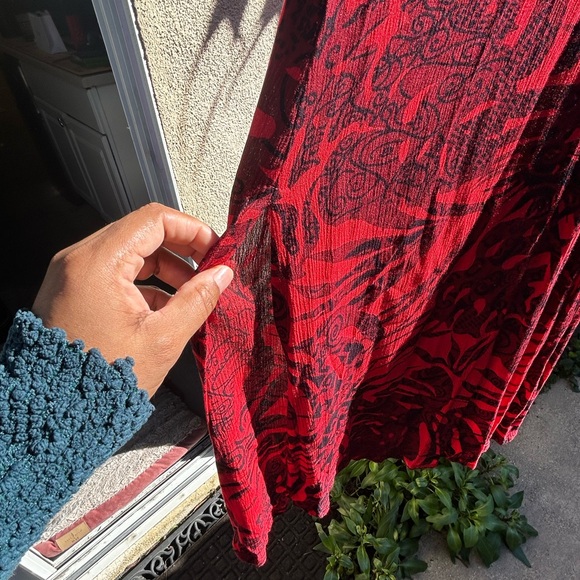 Vintage Serendipity Maui XL Red and Black Maxi Dress - Picture 4 of 7